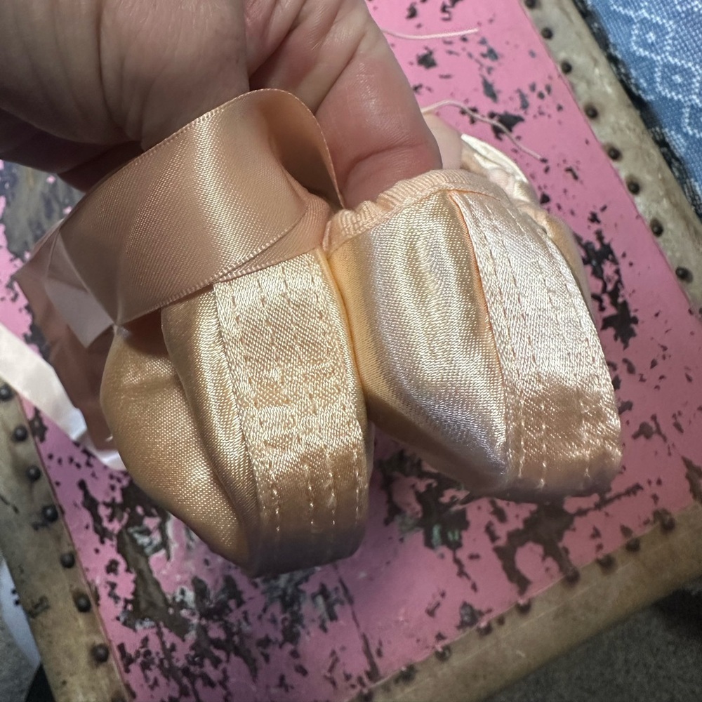 TIEJIAN Pointe ballet shoe women’s Teen size 41 (9.5-10.5) - Picture 8 of 8